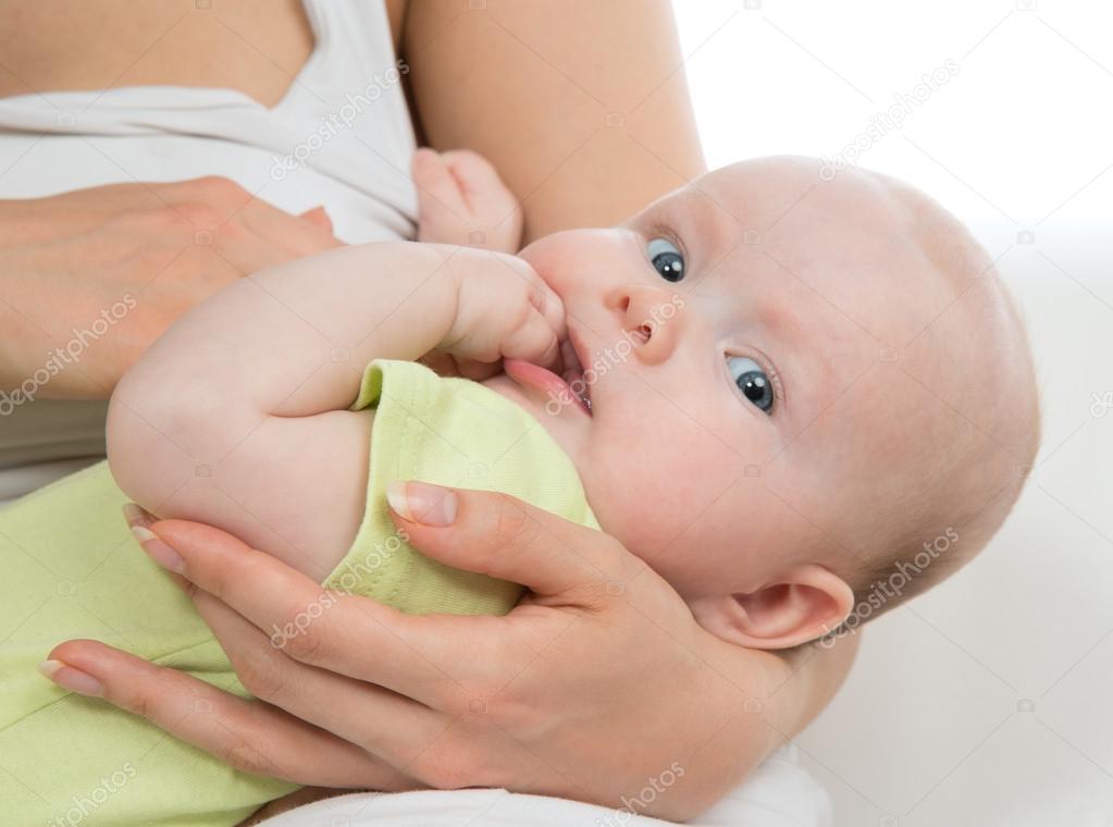 4 Mois Bebe Enfant Bebe Fille Couche Souriant Image Libre De Droit Par Dml5050 C