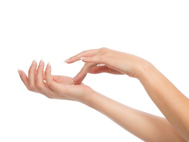 kadının elleri manikürlü tırnaklar