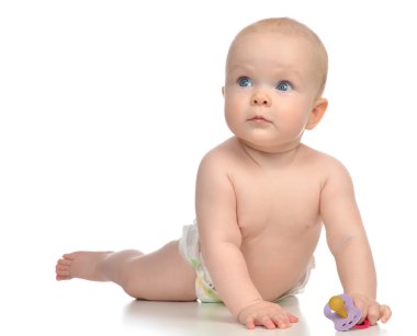 bebek çocuk kız bebek meme emzik tutan mutlu yalan