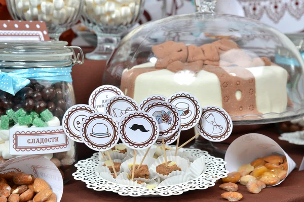 Homemade fancy set table with sweets candies — Stock Photo, Image