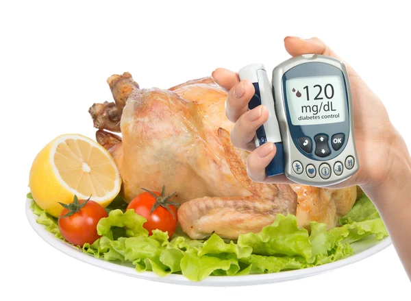 Diabetes concept glucose meter  garnished roasted chicken meal — Stock Photo, Image