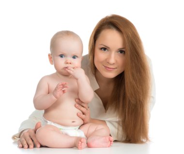 mutlu aile anne ve bebek kız yeni doğmuş çocuk 