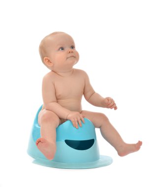 bebek çocuk bebek çocuk yürümeye başlayan çocuk oturak tuvalet tabure çömlek üzerinde oturan 