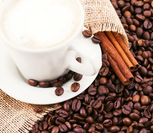 A cup of coffee served nicely. — Stock Photo, Image