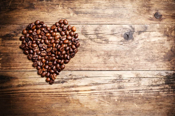 Kahve çekirdekleri dan kalp simgesi. — Stok fotoğraf