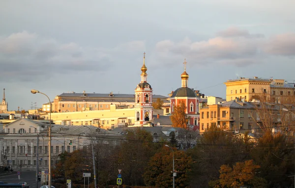 Вид на церковь в городе Москва — стоковое фото