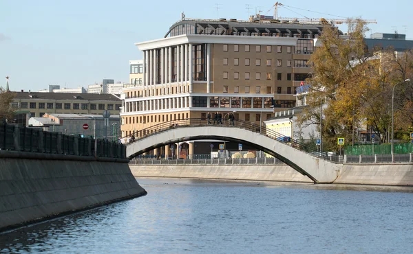 O canal de drenagem em Moscou — Fotografia de Stock