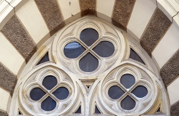 Okrągły ozdobny okno — Zdjęcie stockowe