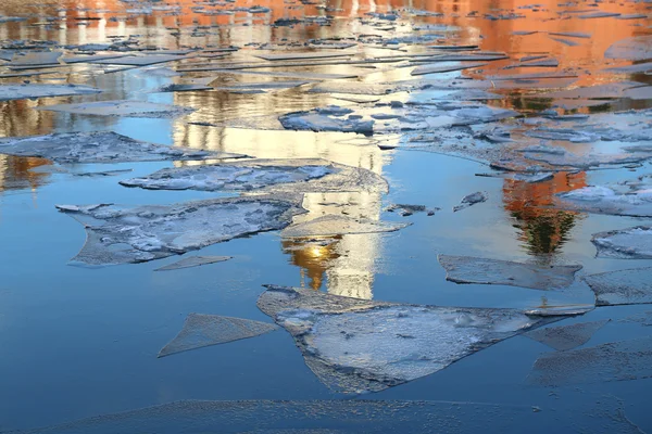 Refletindo no rio Moscou — Fotografia de Stock