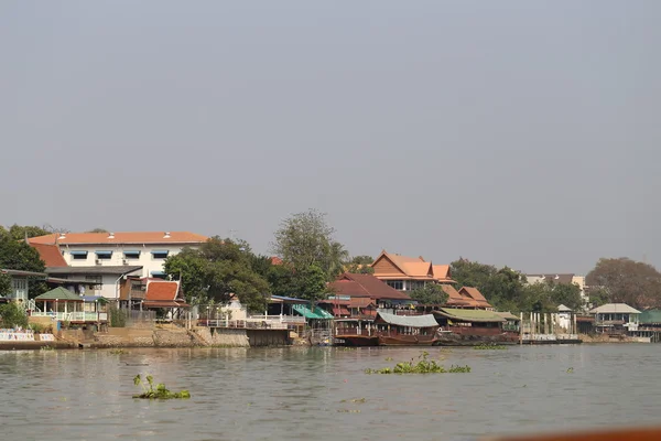 Casa en el río —  Fotos de Stock