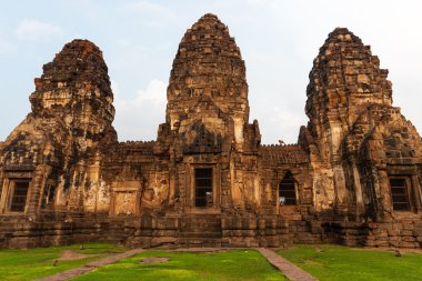 WAT phra saldırın sam yot Tapınağı