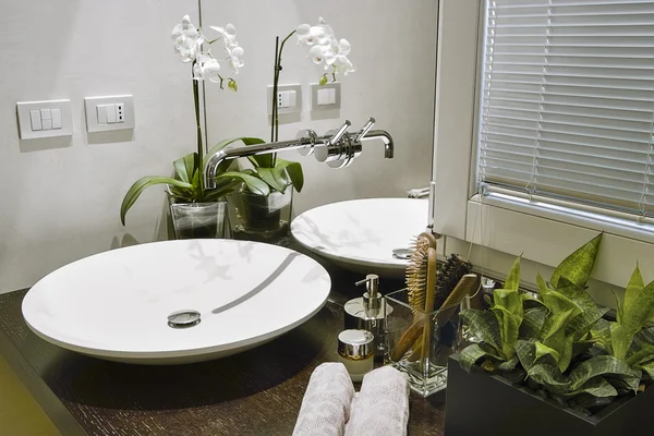 Egy modern fürdőszobával felszereltek részlete — Stock Fotó