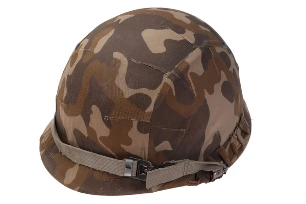 Capacete militar dos EUA com cobertura de camuflagem soviética — Fotografia de Stock