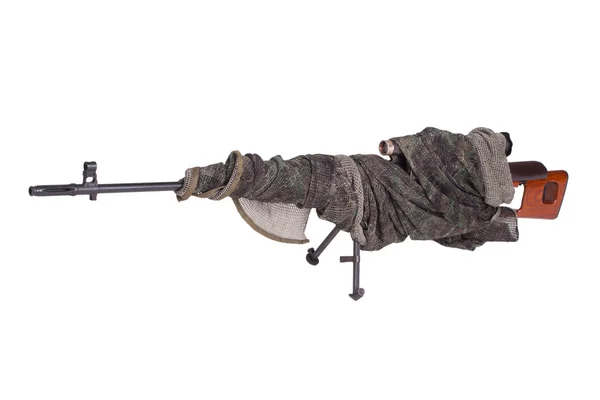Manuální odstřelovací pušku svd maskovaný izolovaných na bílém pozadí — Stock fotografie
