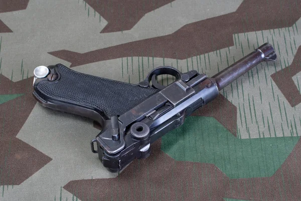 Пистолет Luger P08 Parabellum — стоковое фото