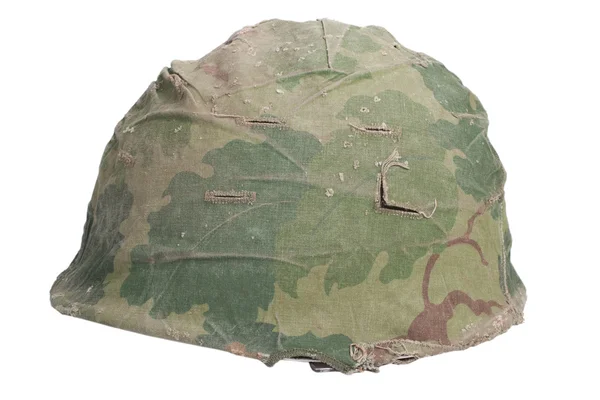 Capacete M1 do Exército dos EUA com padrão mitchell camuflagem cobrir período de guerra do Vietnã — Fotografia de Stock