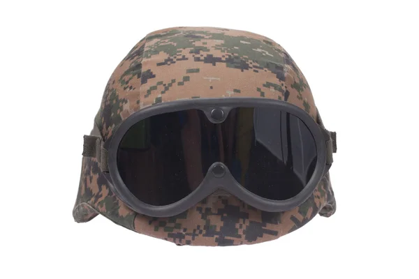 Us marines kevlar helmet with camouflage cover and protective goggles — Stock Photo, Image