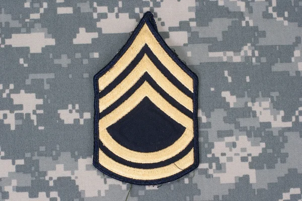 Oss armén enhetlig med sergeanten rangordnar patch — Stockfoto
