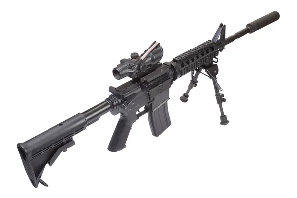 Assault rifle med bipod och ljuddämpare — Stockfoto