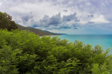 Deniz manzarası, gri kara bulutlar, Karadeniz Krasnodar Bölgesi Tuapse Bölgesi