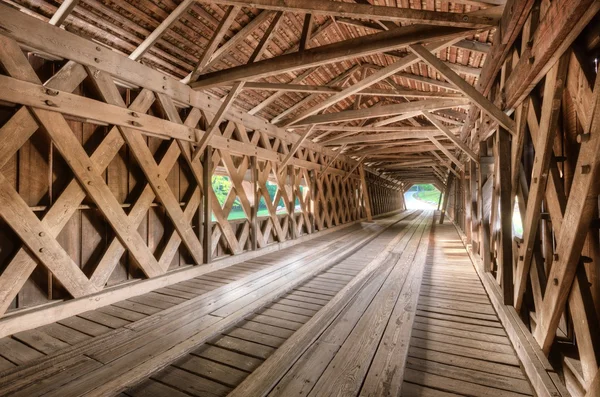 Überdachte Brücke — Stockfoto