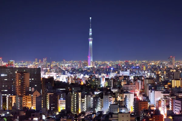 Tokyoskytree en skyline — Stockfoto