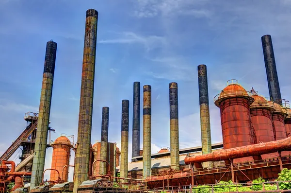 Pilhas de fumaça de fábrica — Fotografia de Stock