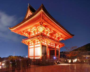 Kiyomizu-dera kapısı