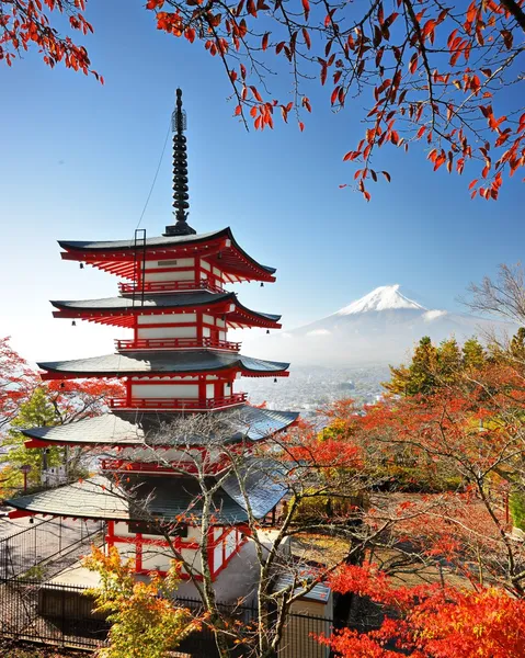 Mt. Fuji y Pagoda en otoño — Foto de Stock