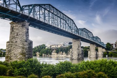 Coolidge park ve ceviz sokak Köprüsü