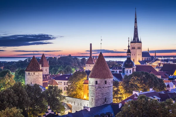 Tallinn, Estónia ao amanhecer . — Fotografia de Stock