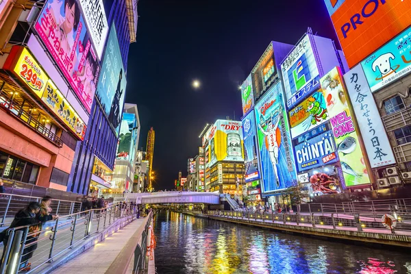 Osaka, japan på dotonbori kanal — Stockfoto