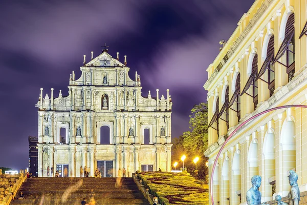 Ruïnes van st. Pauluskathedraal — Stockfoto