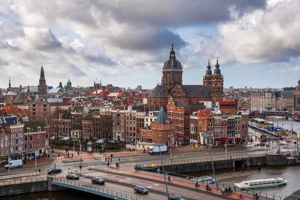 Amszterdam Hollandia Város Városképe Régi Városrész Felett Szent Miklós Bazilikával — Stock Fotó