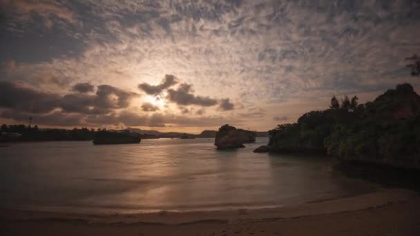 Νήσος Γιαγκάτζι Οκινάουα Ιαπωνία Από Έναν Όρμο Ηλιοβασίλεμα — Αρχείο Βίντεο