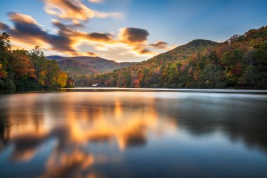 Vogel State Park, Gürcistan, ABD Sonbahar sezonunda.