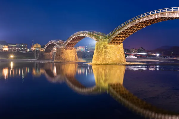 Ивакуни Ямагути Япония Мосту Кинтайкё Через Реку Нисики Сумерках — стоковое фото