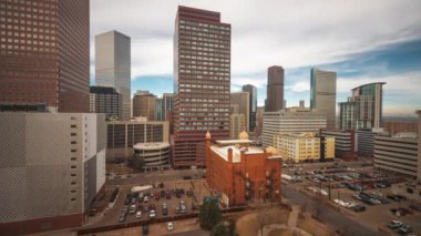 Denver, Colorado, ABD öğleden sonra şehir merkezindeki Cityscape.