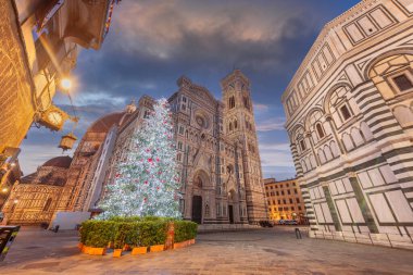 Floransa, Toskana, Itay Noel sezonunda Duomo 'da.
