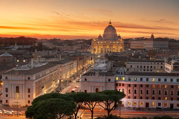 Horizonte Cidade Vaticano Com Basílica São Pedro Durante Pôr Sol — Fotografia de Stock