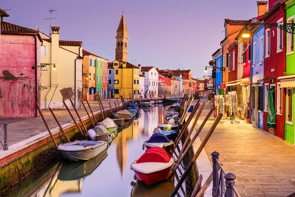 Burano Venecia Italia Coloridos Edificios Largo Los Canales Crepúsculo — Foto de Stock