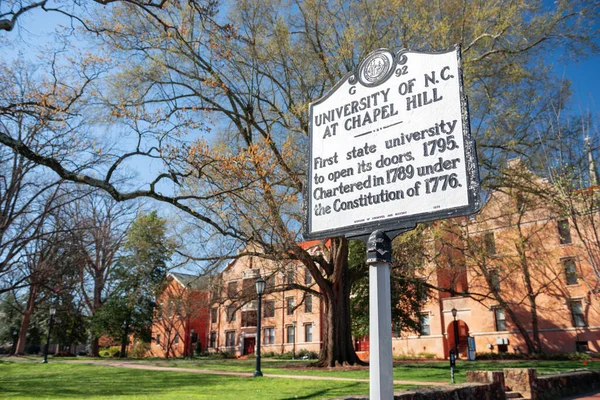 Hoofdstuk Hill Norde Carolina April 2015 Kapel Hill Campus Ondertekenen — Stockfoto