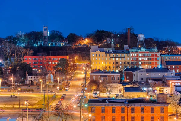 Richmond Virginia Mahallesi Şehir Manzarası Alacakaranlıkta — Stok fotoğraf