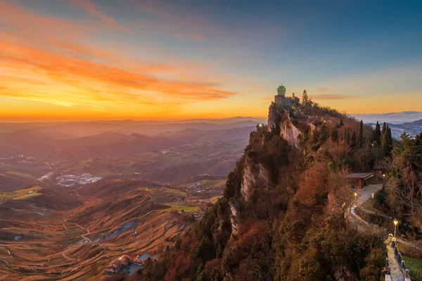 Repubblica San Marino Con Seconda Torre All Alba — Foto Stock