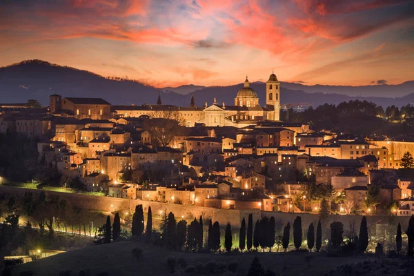 Urbino Itálie Středověké Hradby Města Regionu Marche Soumraku — Stock fotografie