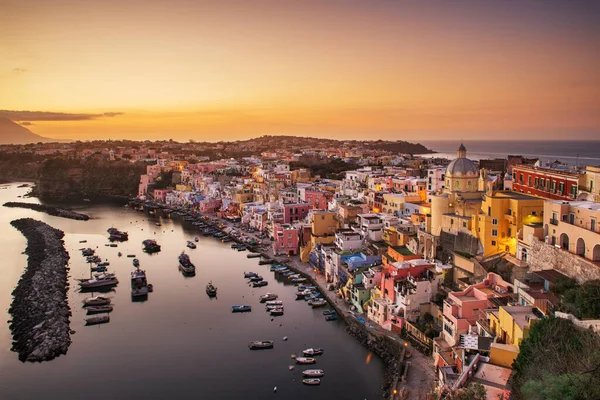 Procida Italia Ciudad Vieja Skyline Mediterráneo Por Noche — Foto de Stock