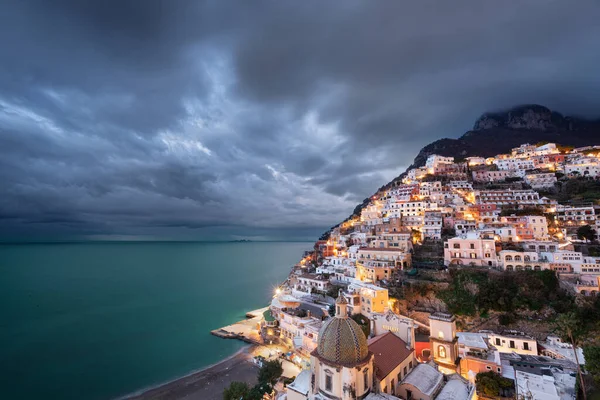 Positano Italien Der Amalfiküste Der Abenddämmerung — Stockfoto