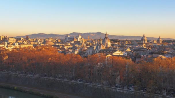 Rom Italiens Historiska Skyline Skymningen Med Höstlövverk — Stockvideo