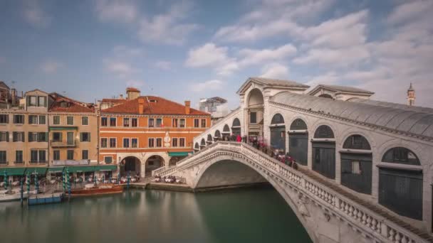 Венеція Італія Біля Мосту Ріальто Через Гранд Канал — стокове відео
