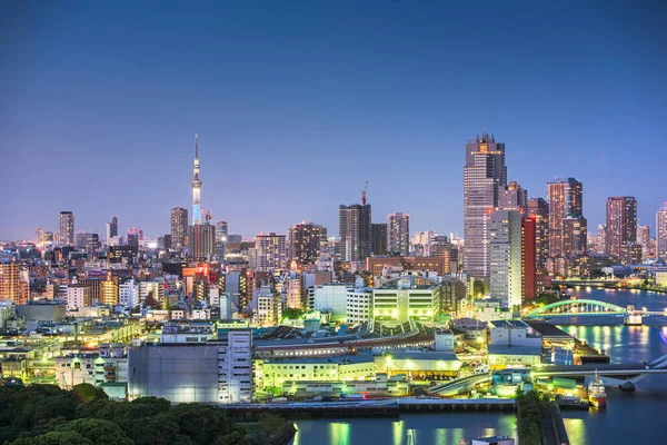 Tokyo Japon Skyline Sur Rivière Sumida Heure Bleue — Photo